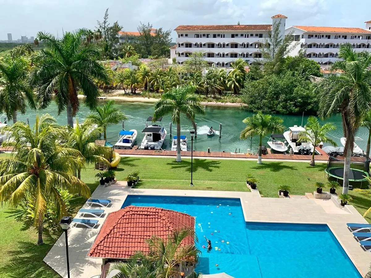 Beautiful Loft By The Lagoon Cancún